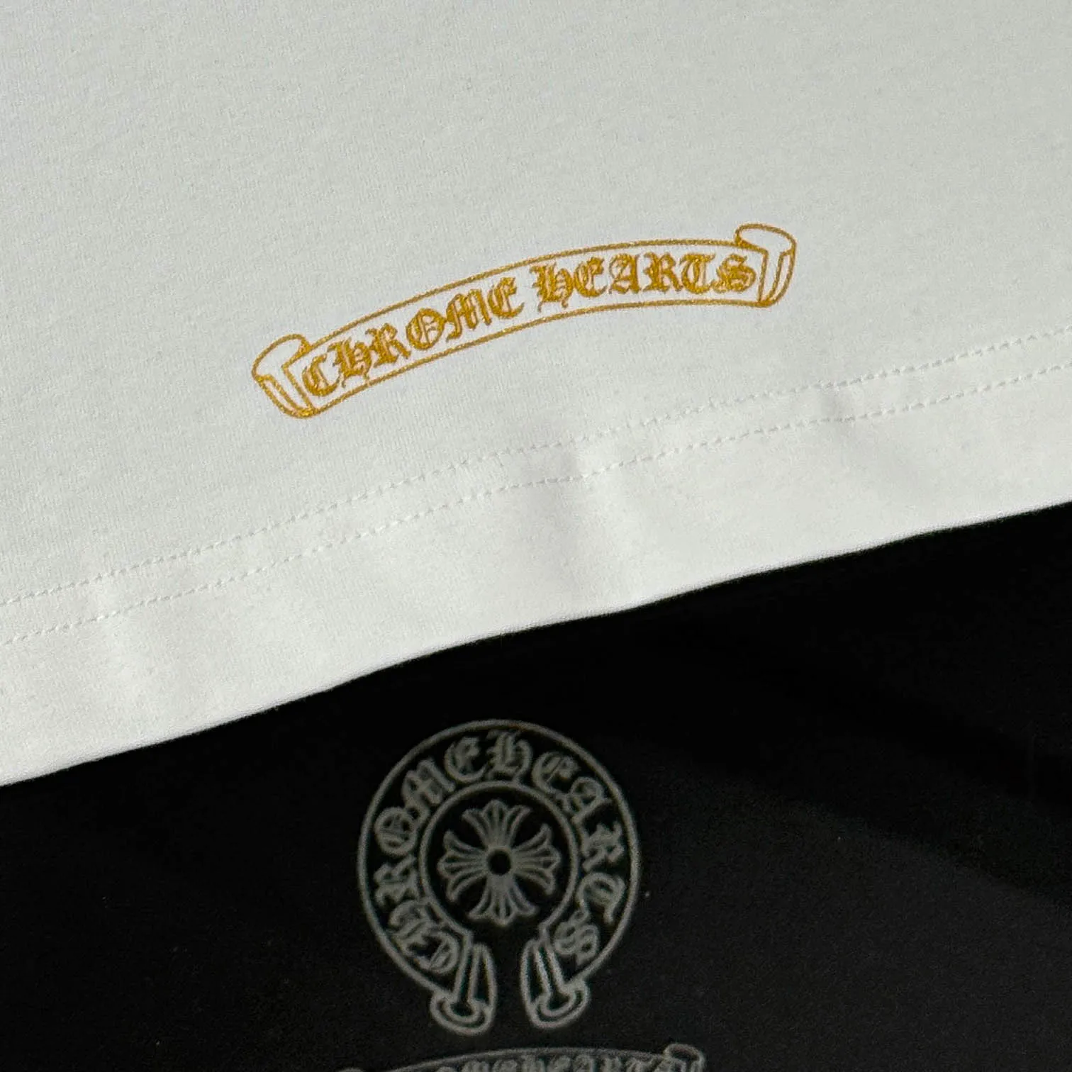 P170 Chrome Hearts 25 high version fabrics made of 300 grams of high-density cotton, no deformation, no shrinkage, complete with three labels, same style for men and women Process: imported hot stamping Color: white black SIZE: S-XL